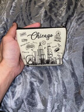 City Streets Chicago Sketch Pouch & Purse charm- Cream and Black